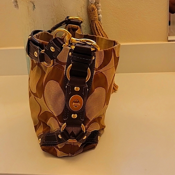 110.Coach should bag - Picture 2 of 15